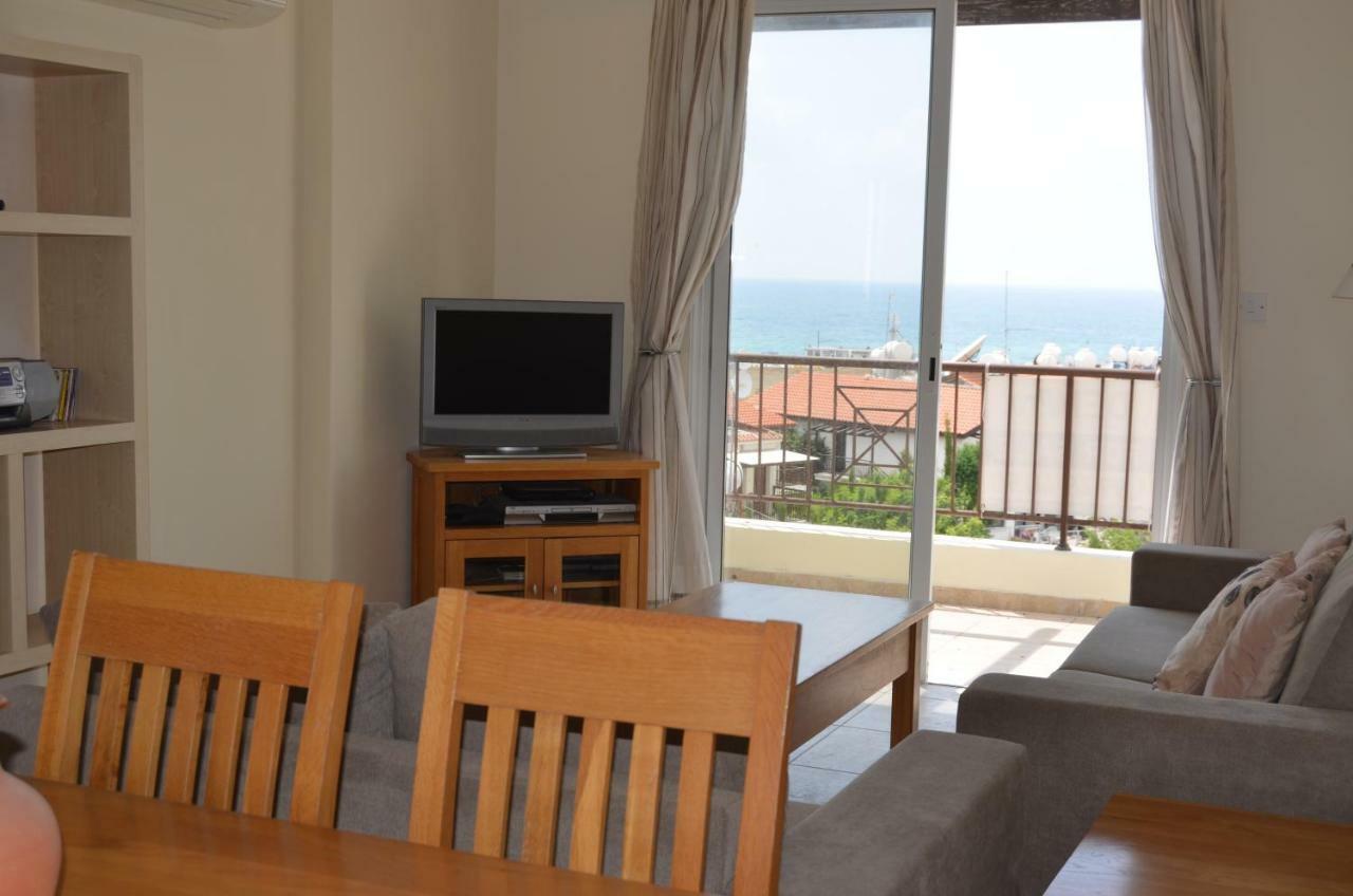 Caiti'S Place Apartment Paphos Luaran gambar
