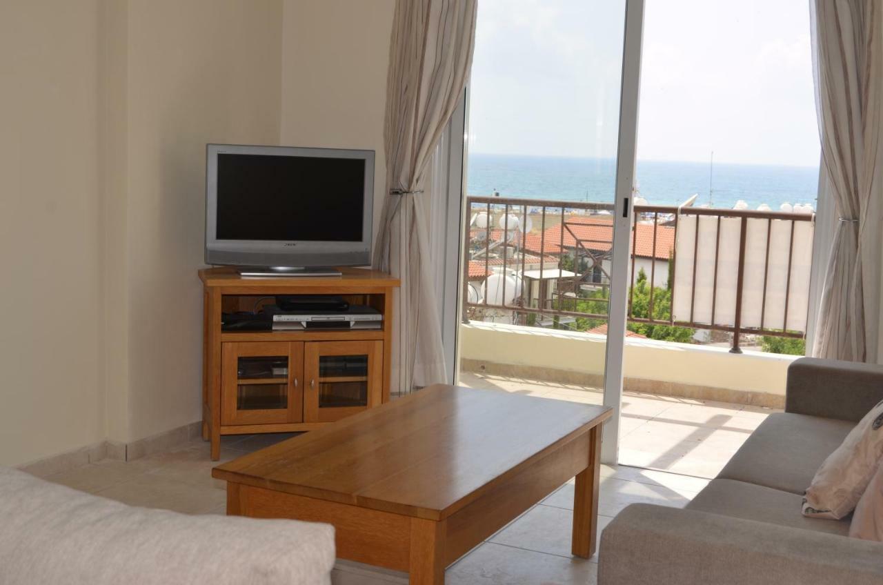 Caiti'S Place Apartment Paphos Luaran gambar