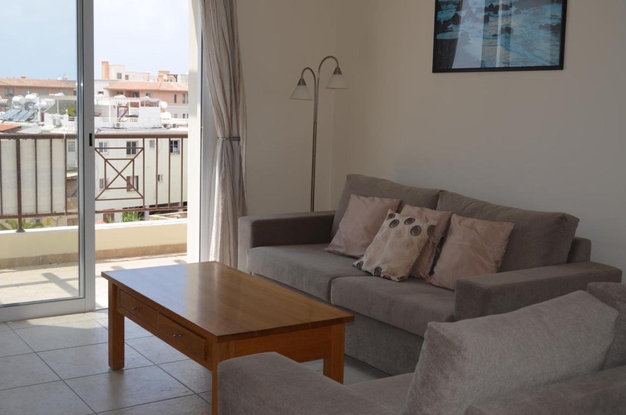 Caiti'S Place Apartment Paphos Luaran gambar